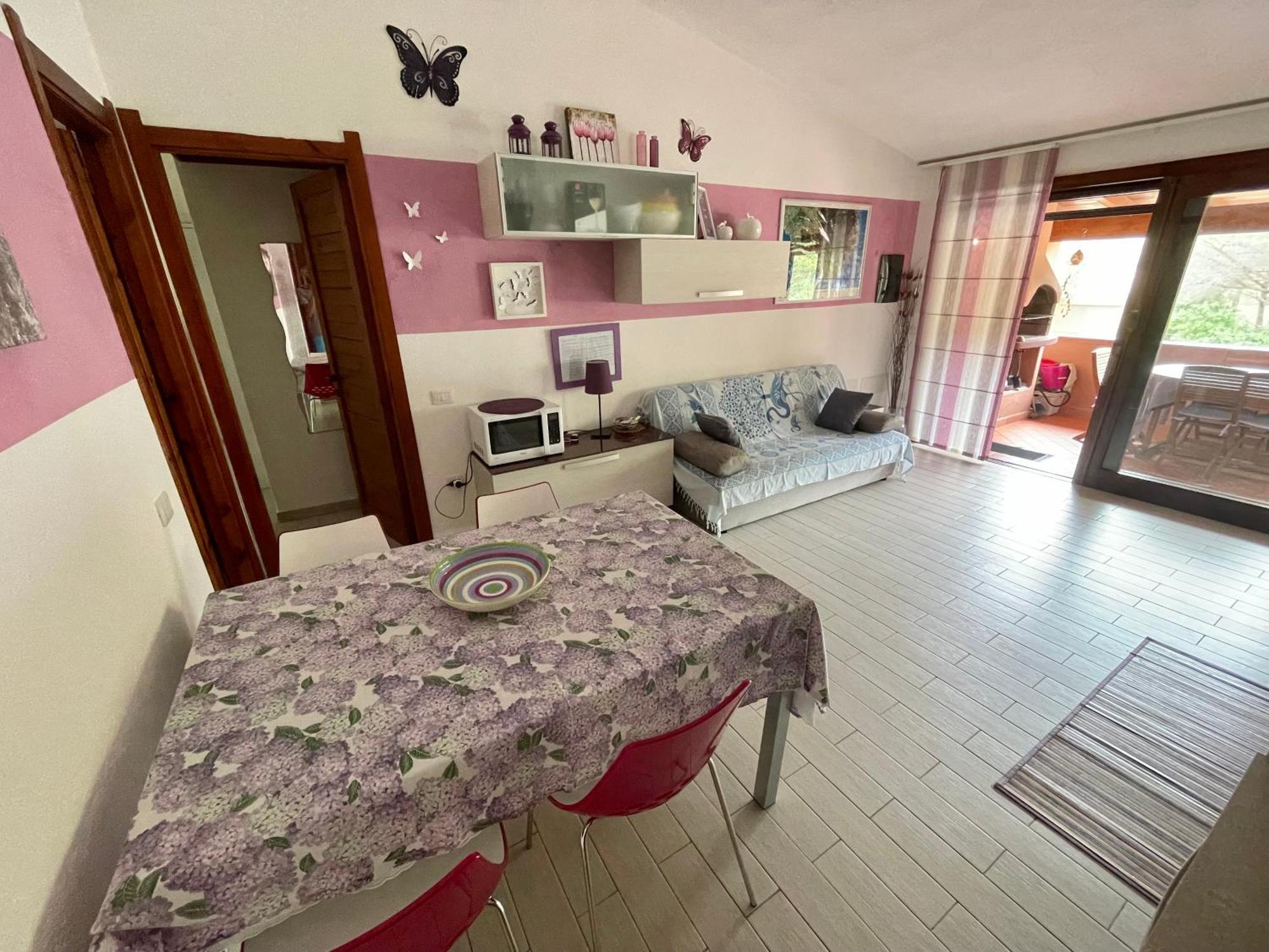 Purple House, 30M To Beach Pula Bagian luar foto