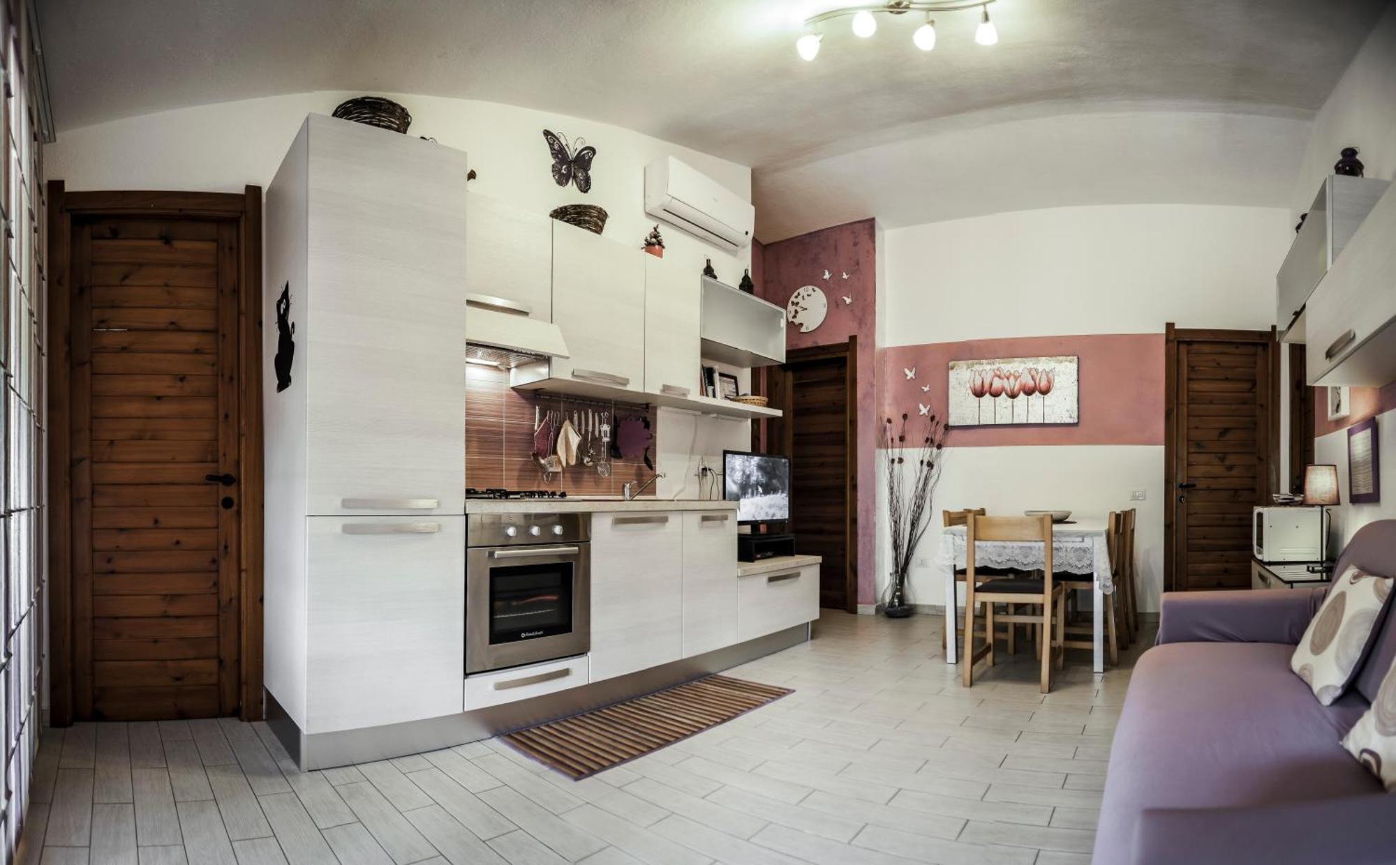 Purple House, 30M To Beach Pula Bagian luar foto