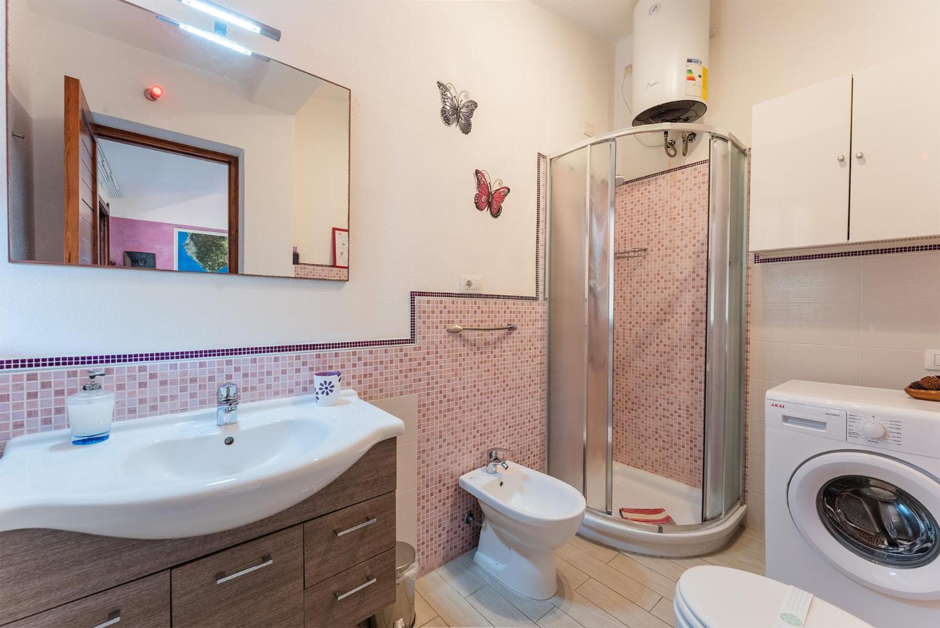 Purple House, 30M To Beach Pula Bagian luar foto