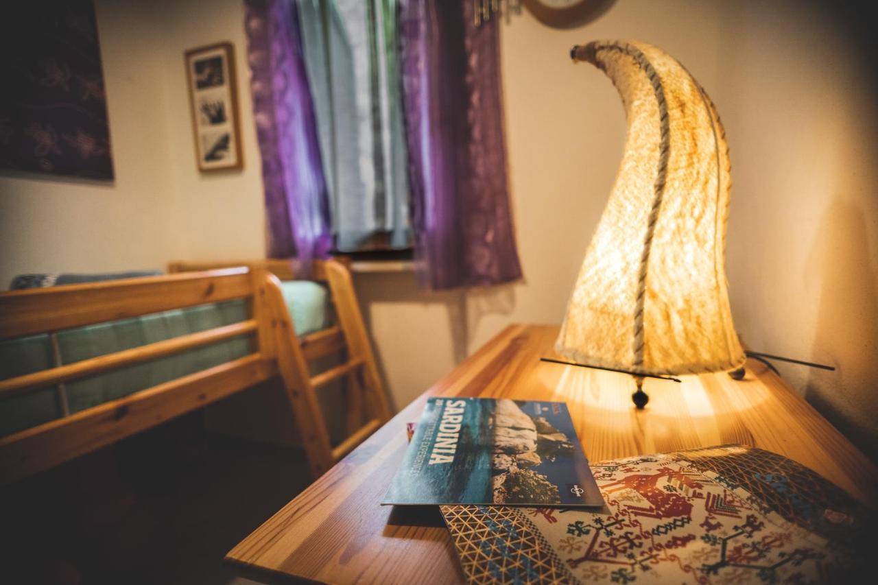 Purple House, 30M To Beach Pula Bagian luar foto