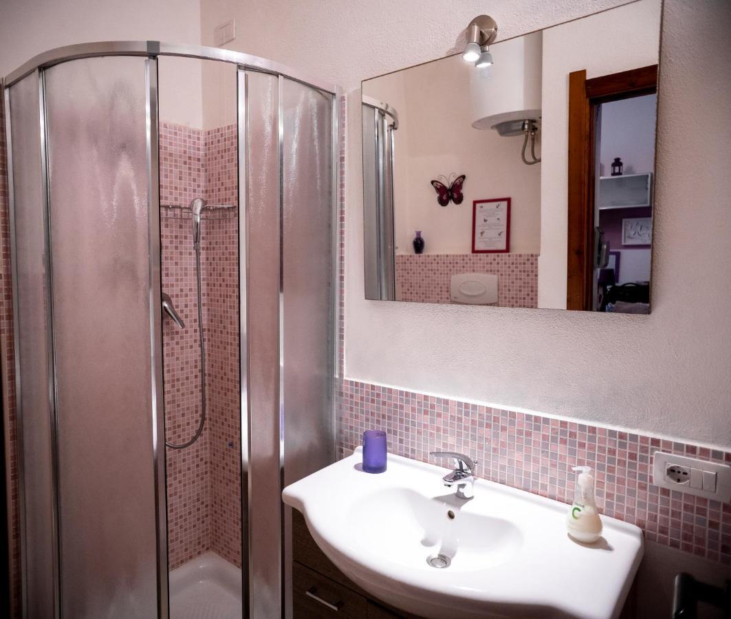 Purple House, 30M To Beach Pula Bagian luar foto